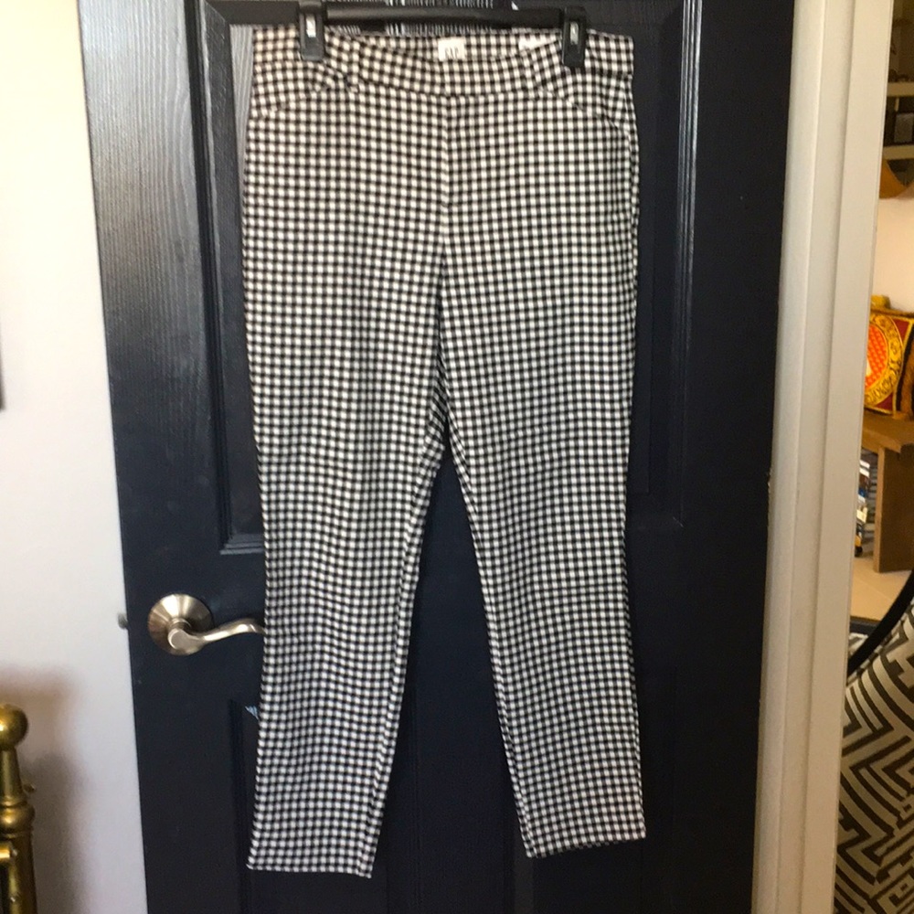 Gap size 10 black/white gingham skinny ankle pants